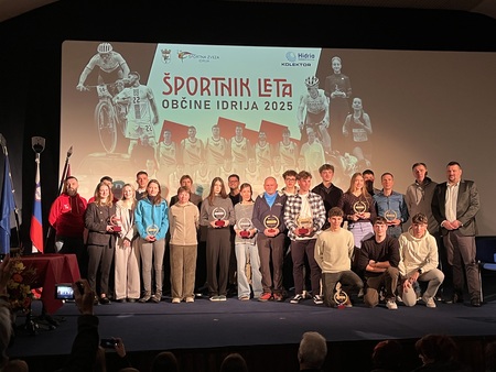Športna zveza Idrija podelila priznanja najboljšim športnikom...