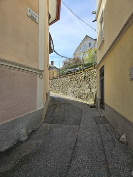 SANACIJA POTI OD KOSOVELOVE ULICE DO KAPELICE MARIJA POMAGAJ