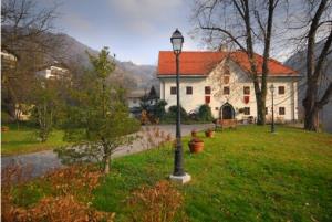 18 - Stavba Kendov dvorec